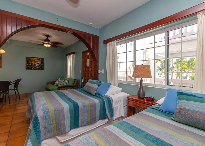 Hotel Blue Tang - Beachfront And Pool San Pedro (Ambergris Caye)