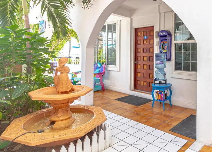 Blue Tang - Beachfront And Pool 3* San Pedro (Ambergris Caye)
