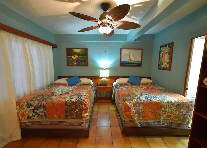 Hotel Blue Tang - Beachfront And Pool