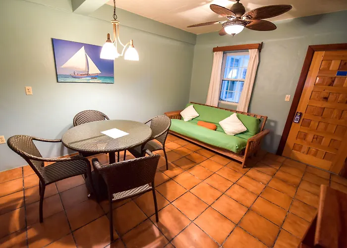 Blue Tang - Beachfront And Pool Hotel San Pedro (Ambergris Caye)