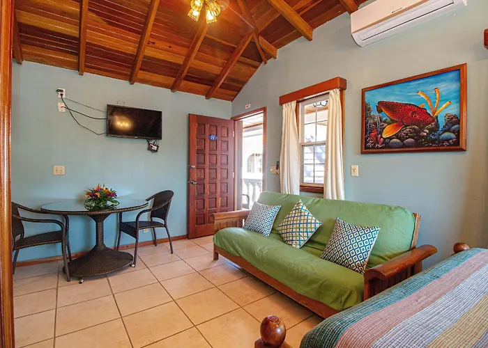 Hotel Blue Tang - Beachfront And Pool San Pedro (Ambergris Caye)