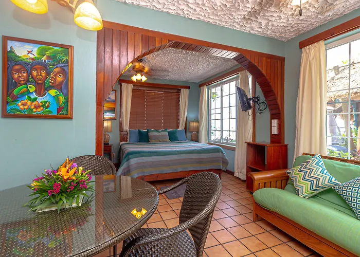 Blue Tang - Beachfront And Pool Hotel 3*