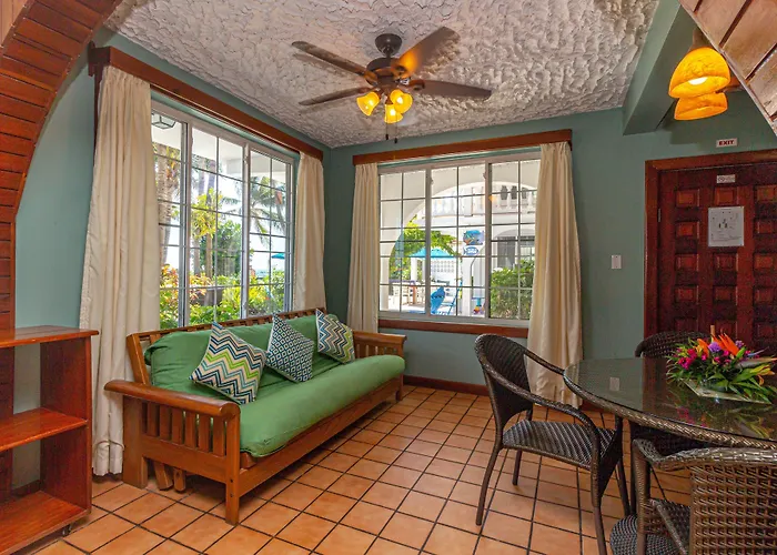 Hotel Blue Tang - Beachfront And Pool San Pedro (Ambergris Caye)