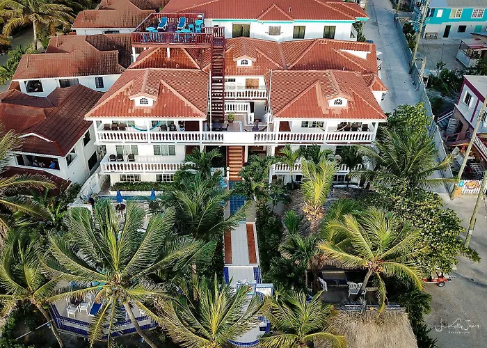 Blue Tang - Beachfront And Pool Hotel San Pedro (Ambergris Caye)