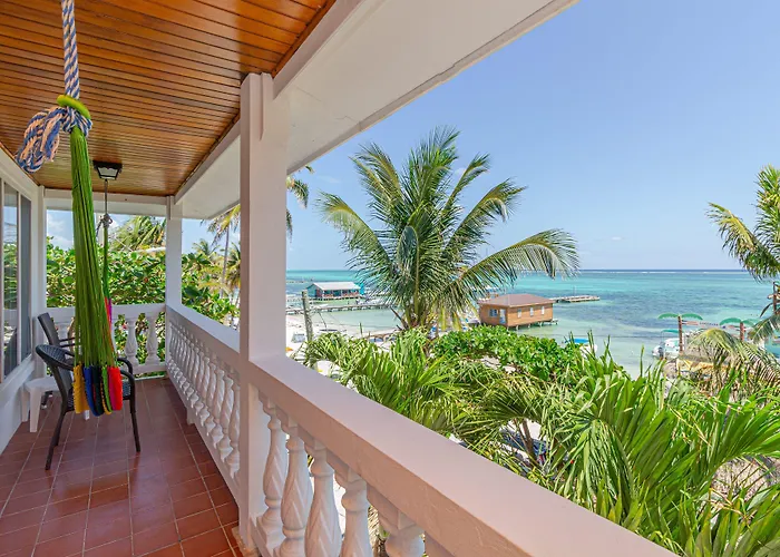 Blue Tang - Beachfront And Pool Hotel San Pedro (Ambergris Caye)