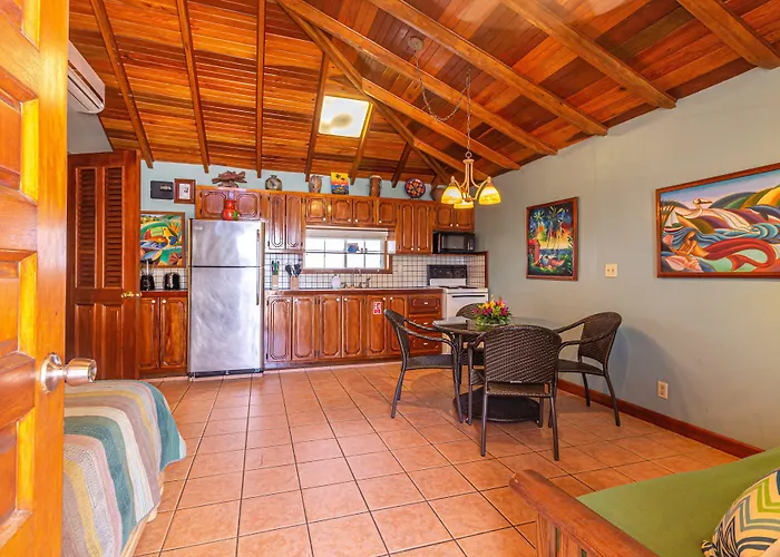 Hotel Blue Tang - Beachfront And Pool San Pedro (Ambergris Caye)