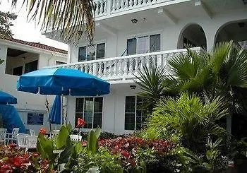 Hotel Blue Tang - Beachfront And Pool